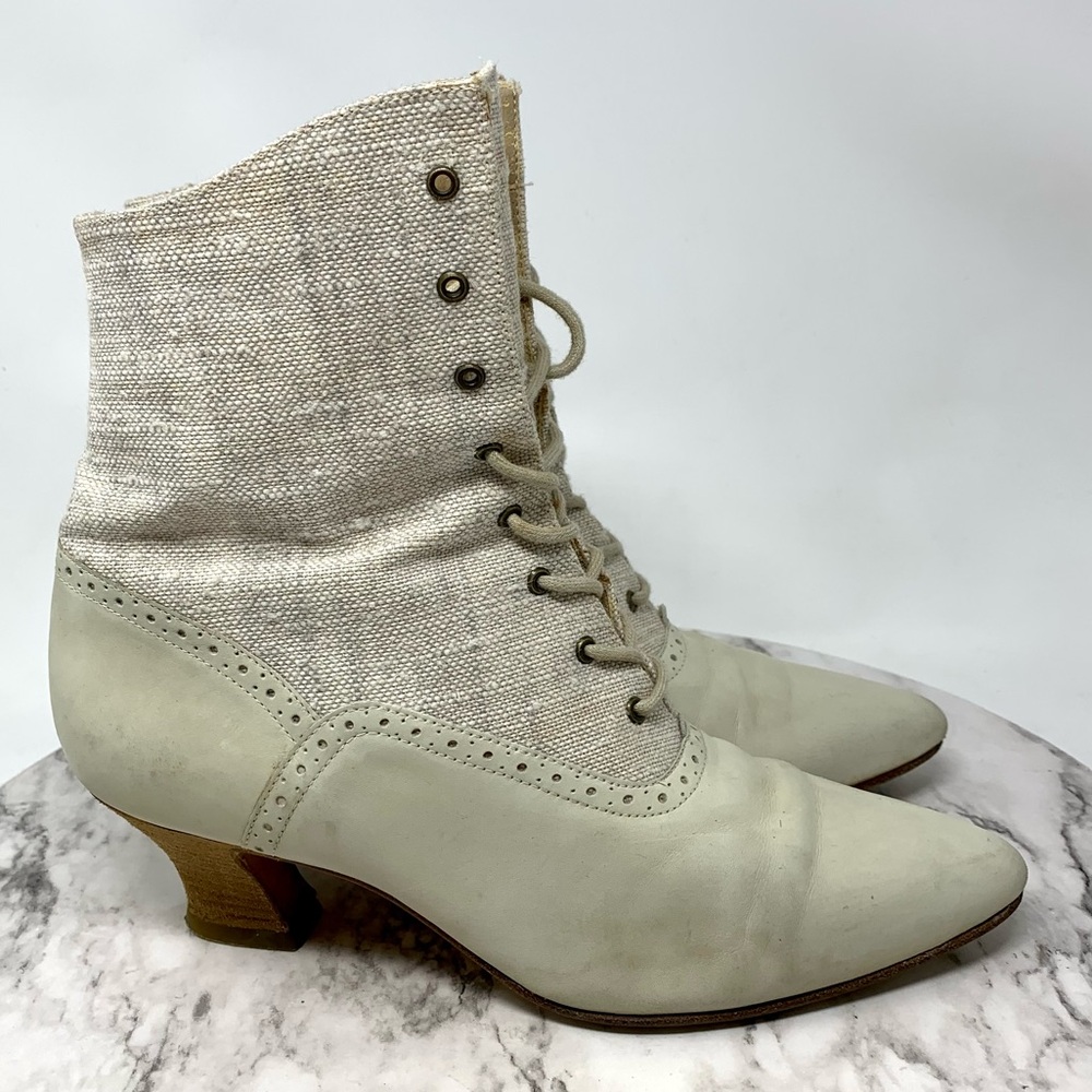 VTG Nine West Lace Up Two Tone Pointed Toe Boots 7.5 Victorian Edwardian Cosplay - Picture 2 of 16